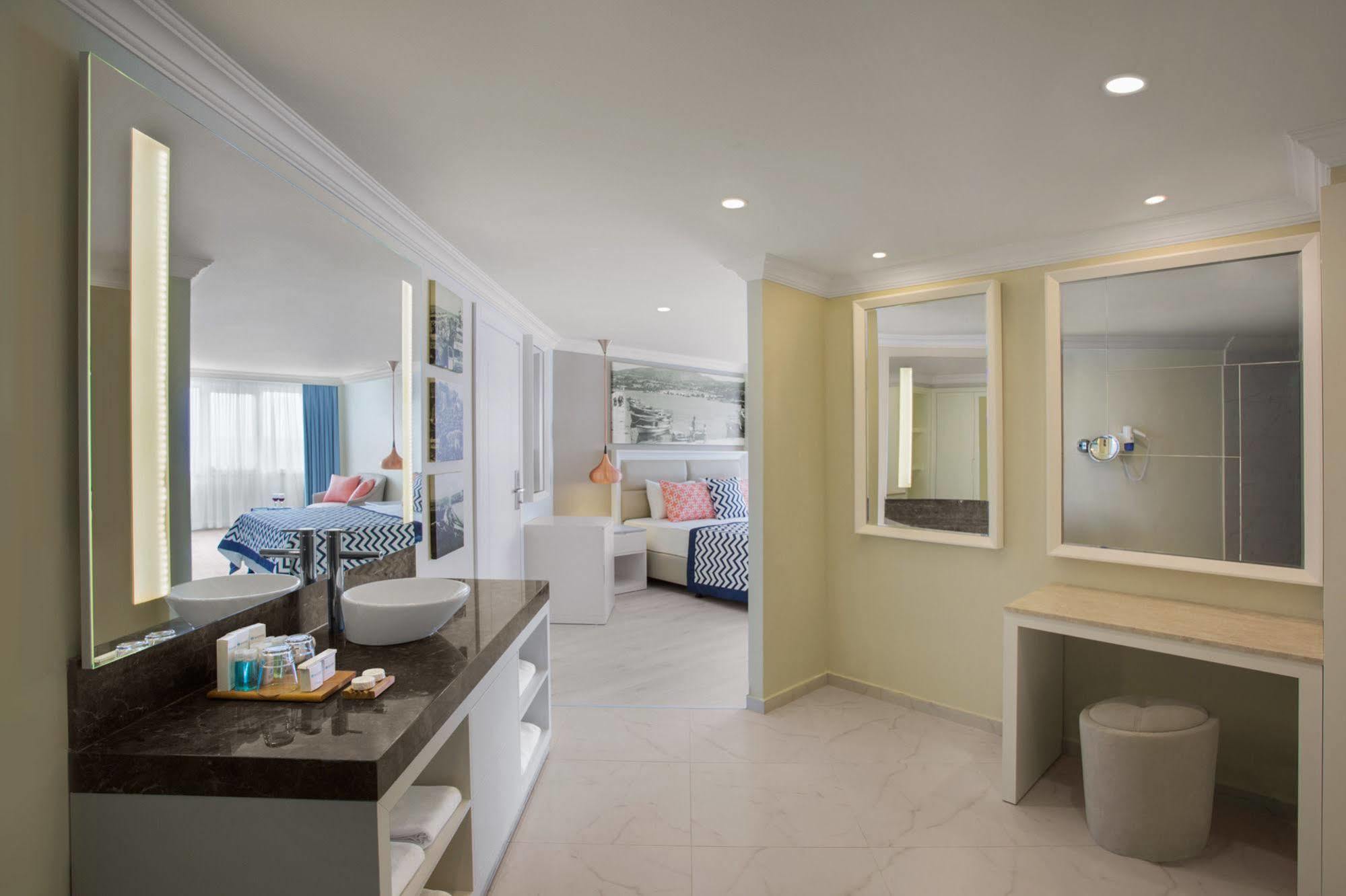 Paloma Marina Suites - Adult Only Kusadası Kültér fotó